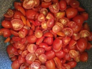 Corte os tomates