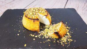 Baked ricotta, quick and easy recipe with honey and pistachios in 3 steps