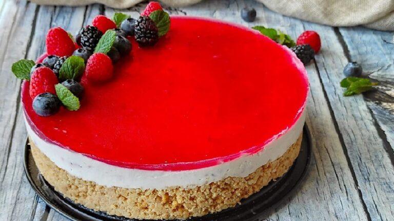 Berry cheesecake: fresh, delicious and colorful cake recipe