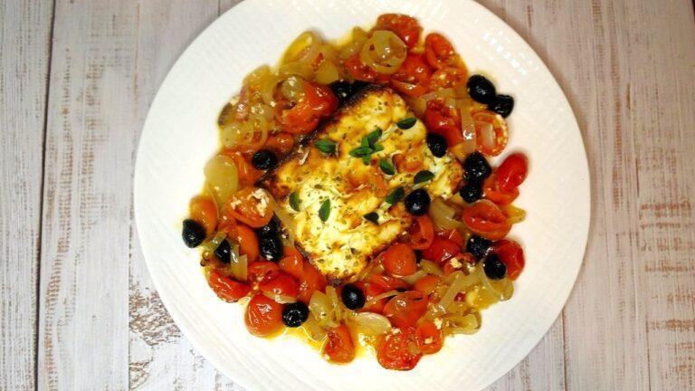 Baked feta, quick and easy recipe of the Greek dish par excellence