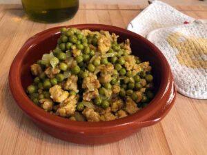 Soy and pea stew with curry, vegan recipe