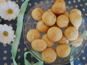 Biscoitos sem manteiga com aroma de limão e coco