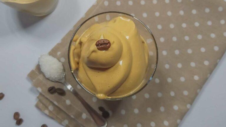 Coffee cream, quick and easy recipe with 3 ingredients