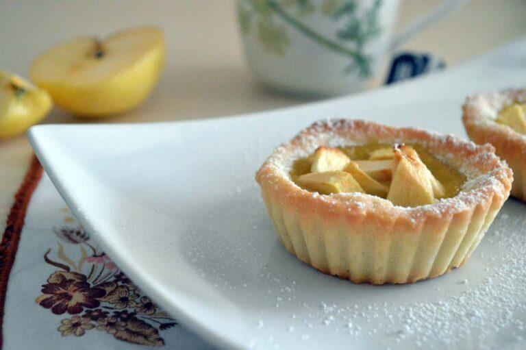Apple tart, a unique goodness in two versions