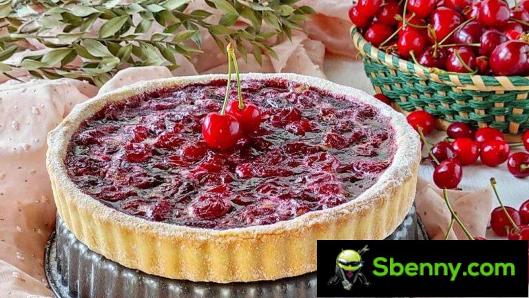 Sour Cherry Tart: the variety of cherries that makes this recipe a real treat