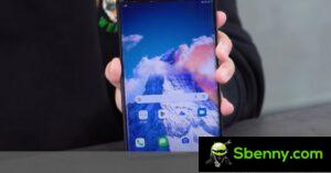 The video shows LG Rollable’s great features and how its display wraps around the back