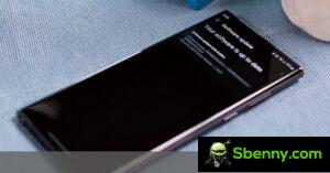 A Samsung azon dolgozik, hogy végre folyamatos frissítéseket tegyen a OneUI 6-os telefonokon