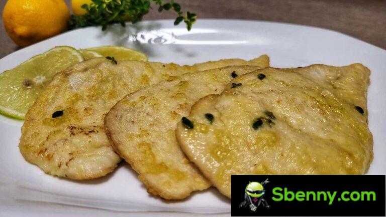 Chicken escalopes with lemon without butter