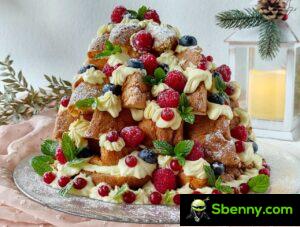 Pandoro filled with mascarpone cream and red fruits
