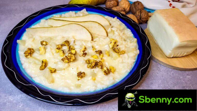 Risotto with pears and taleggio cheese