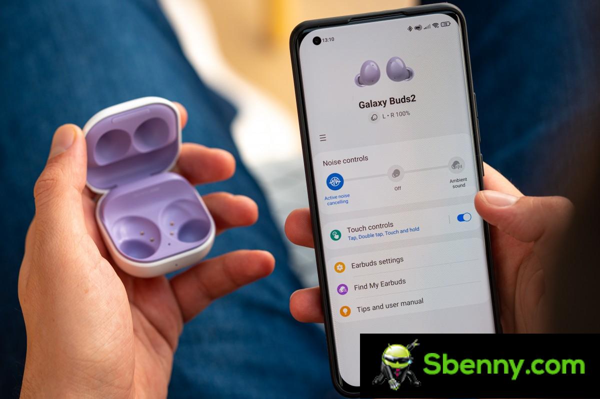 Samsung Galaxy Buds2 update improves charging
