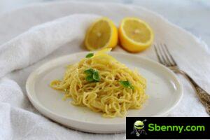 Homemade tagliolini with lemon, quick and easy recipe