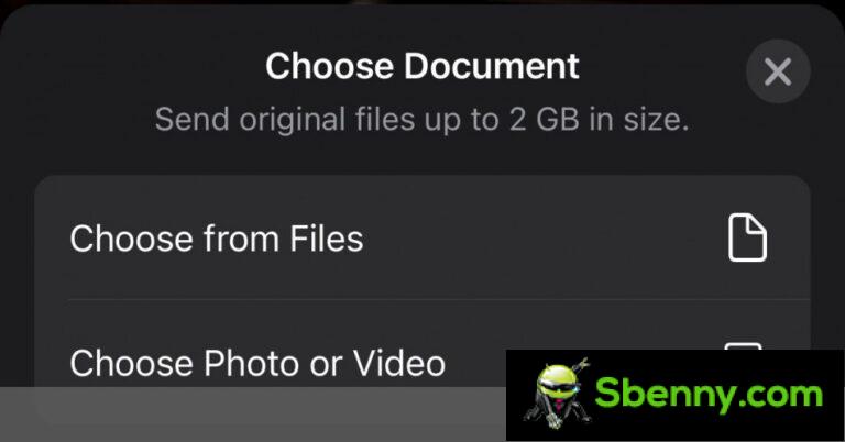 WhatsApp for iOS adds the option to send uncompressed images and videos