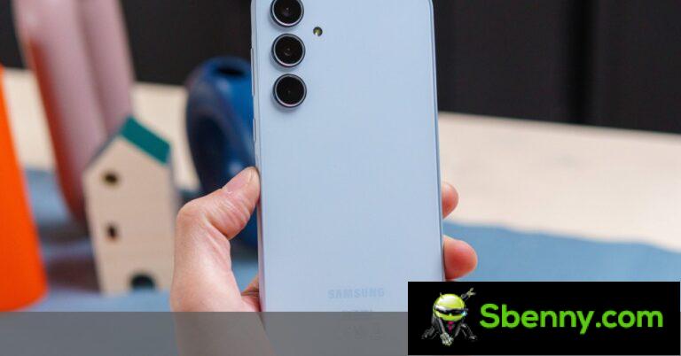 Samsung Galaxy A35 dijupuk loro ing video lan nampa skor repairability dhuwur