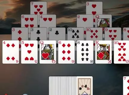 Gameplay screenshot from all peaks solitaire for Android