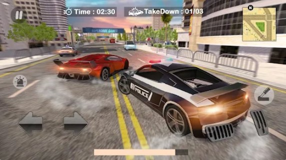 Gameplay screenshot from police car chase smashing cop for Android