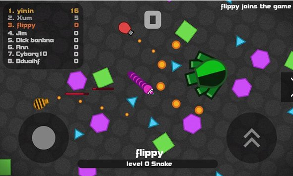 Gameplay screenshot from snakes vs tanks for Android