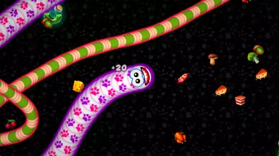 Gameplay screenshot from worms zone io hungry snake for Android
